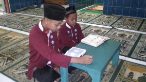 Read more about the article Mudahnya Membaca dan Menghafal Al-Qur’an